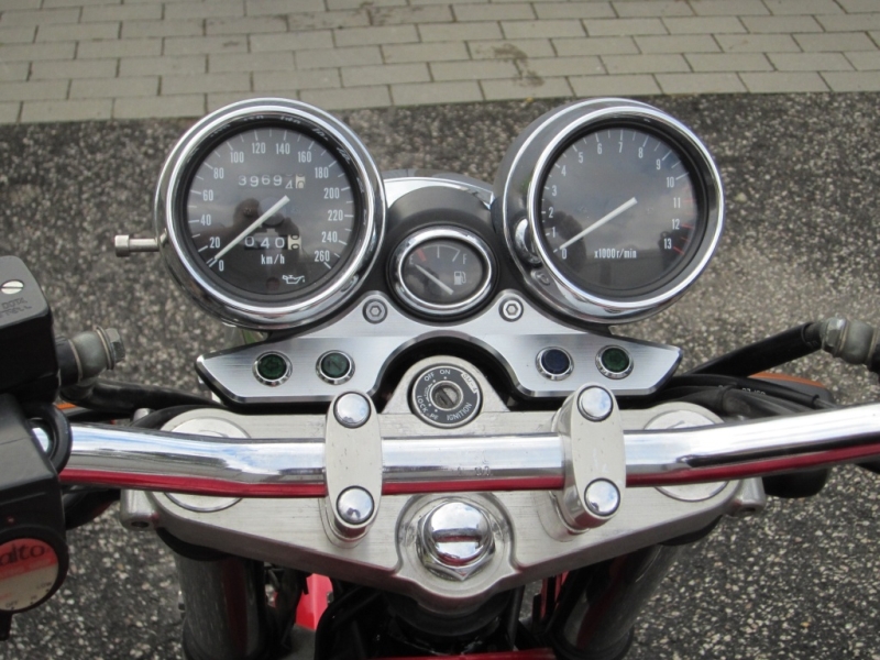 n_gsx1200co.jpg